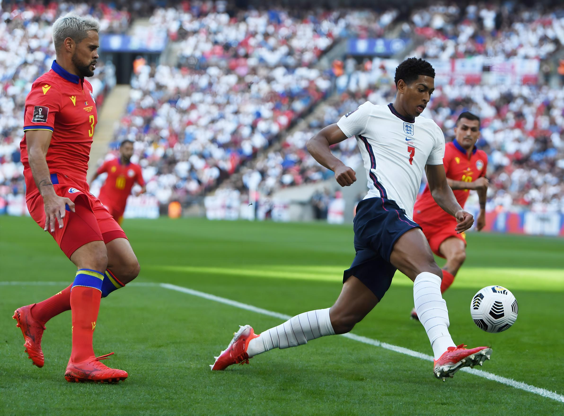 吸引了来自 吸引了来自