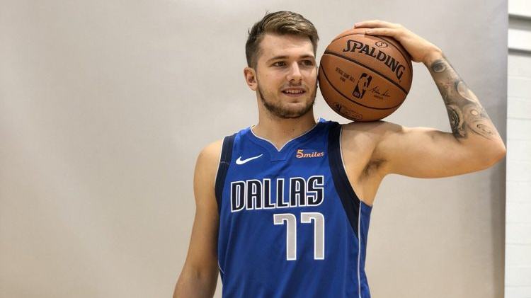 包括一位已 包括一位已